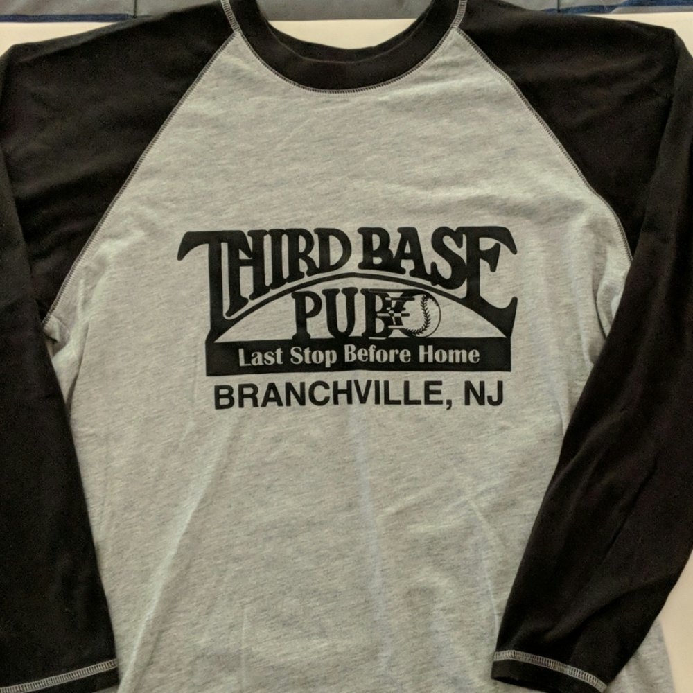 Third base‎ pub baseball shirt